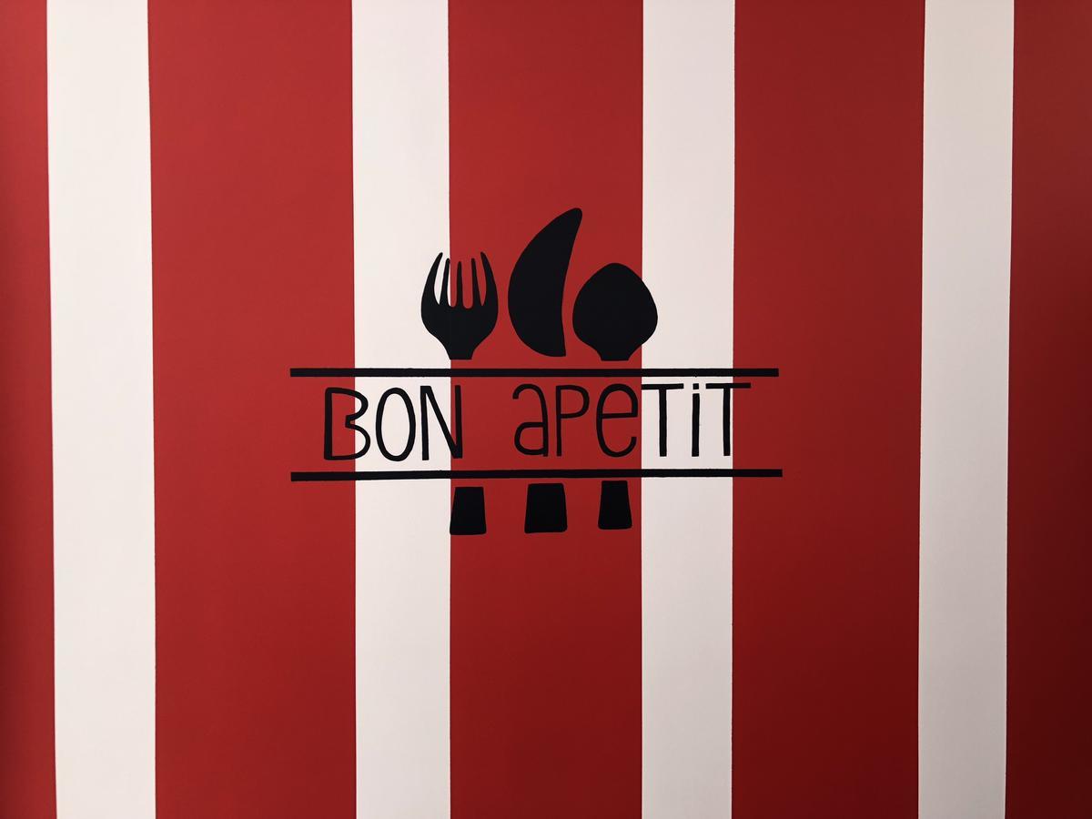 Bon Apetit Apartament Lviv Buitenkant foto